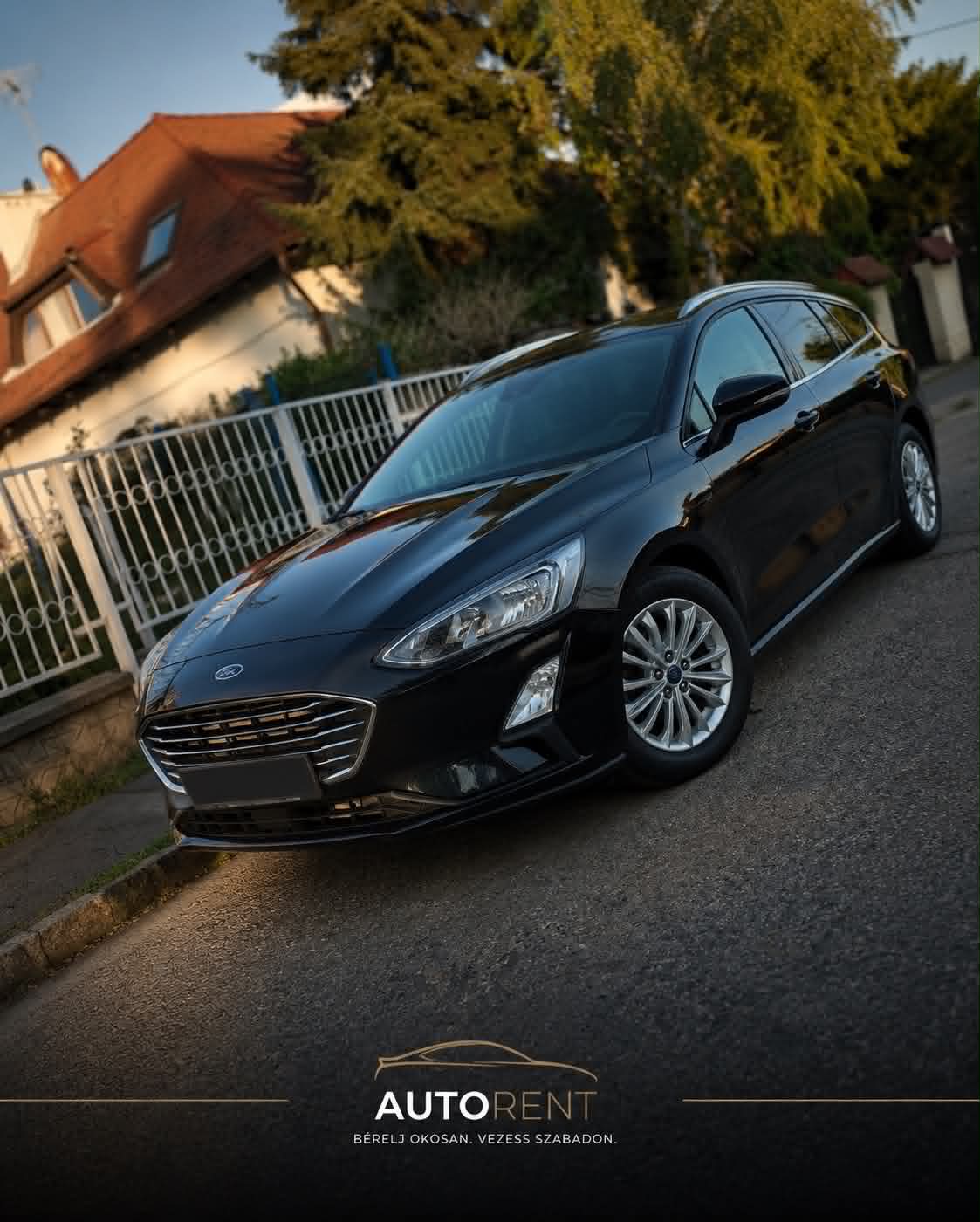 Fekete Ford Focus AutoRent bérautó